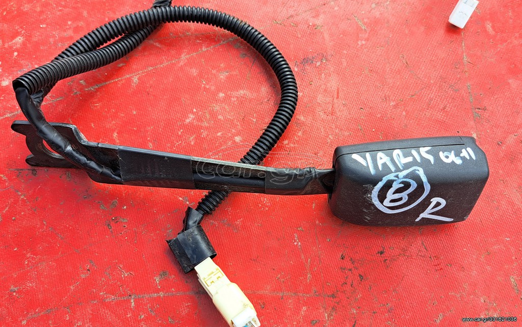 TOYOTA YARIS 2006-2011  ΚΛΕΙΣΤΡΟ ΖΩΝΗΣ ΕΜΠΡΟΣ ΑΡΙΣΤΕΡΟ- ΔΕΞΙΟ ( ΤΟ ΑΡΙΣΤΕΡΟ ΕΧΕΙ ΠΟΥΛΗΘΕΙ )