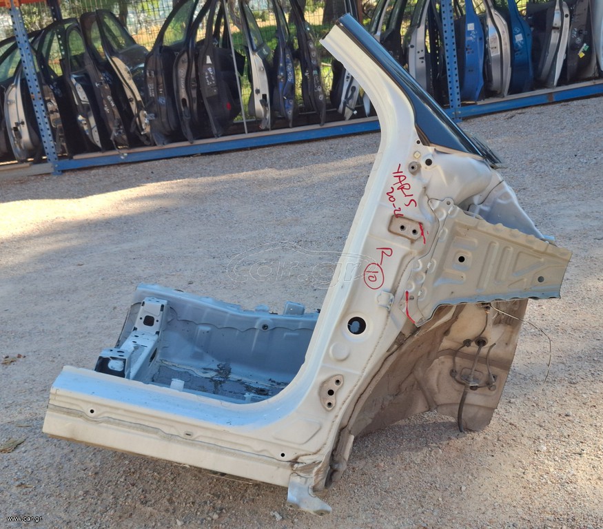 TOYOTA YARIS 2020-2026 ΚΟΛΩΝΑ ΕΜΠΡΟΣ ΔΕΞΙΑ ΜΕ ΚΟΜΜΑΤΙ ΜΑΣΠΙΕ Α2*